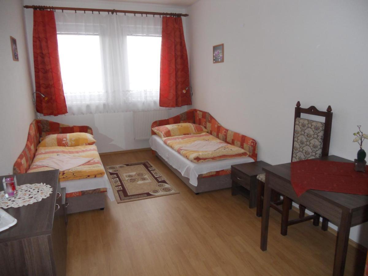 Motel Madona Banská Bystrica Chambre photo
